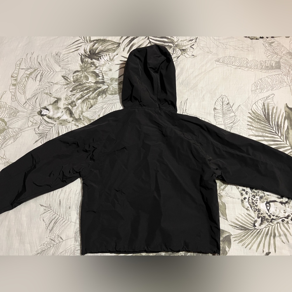 NWOT Oversized Wind Breaker and Rain Jacket - Picture 8 of 8